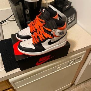 Exotic Sneaker sales men